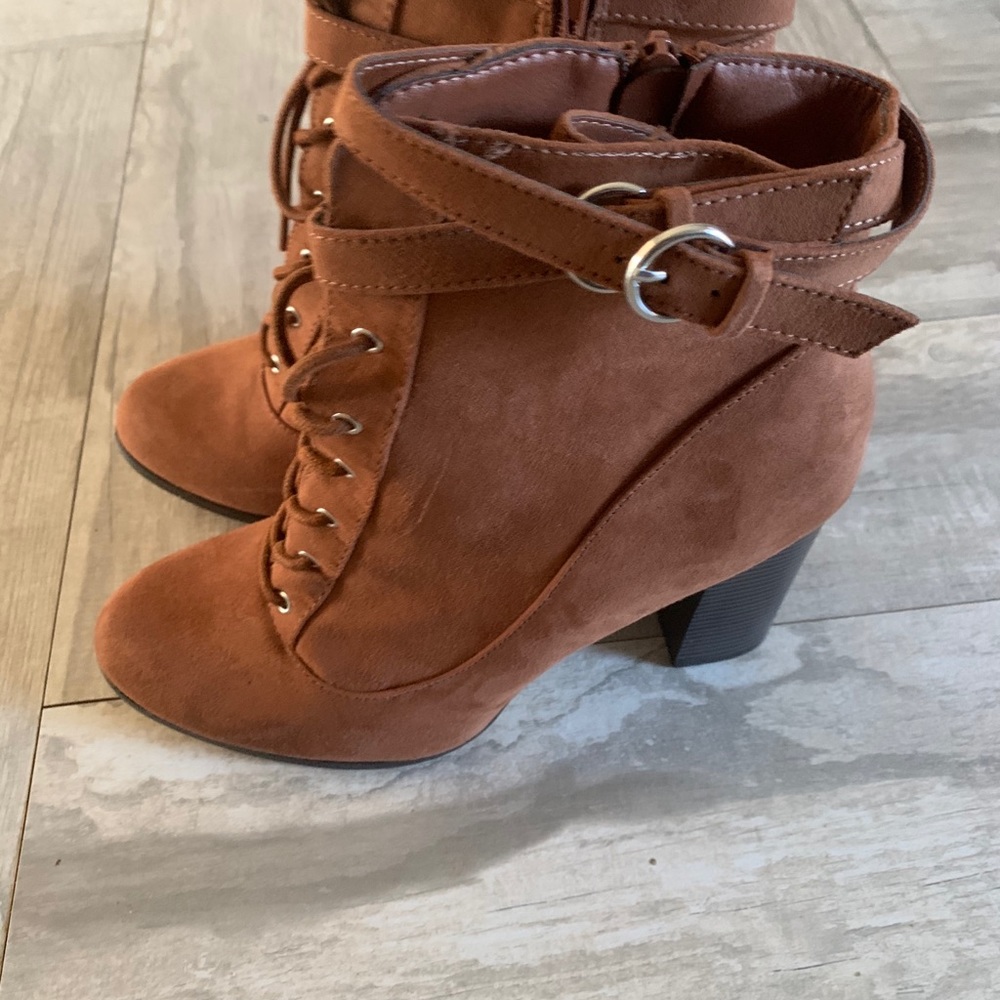 Boots - Picture 2 of 4